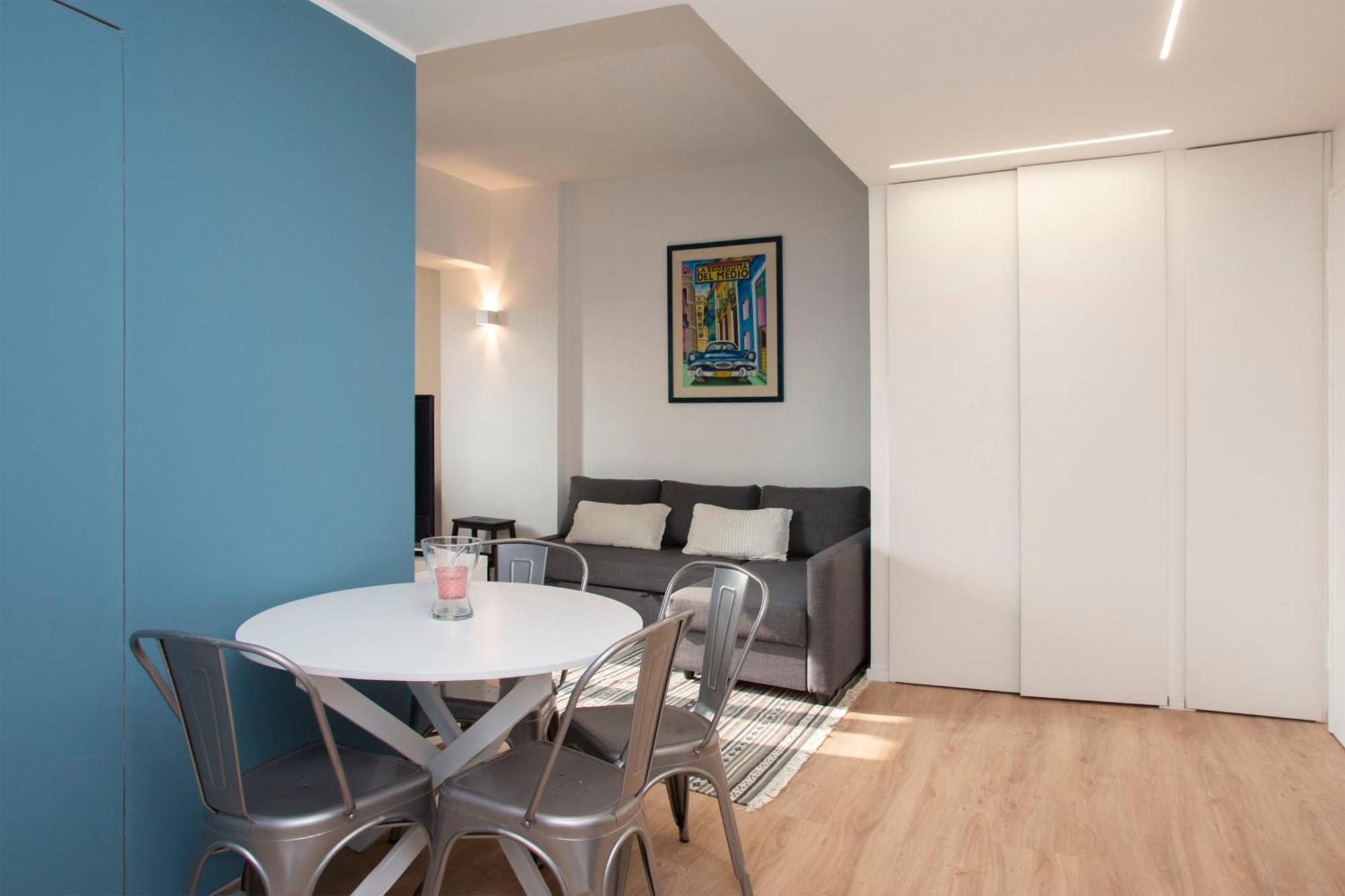 Gambara Urban Flat - Stylish And Next To Metro