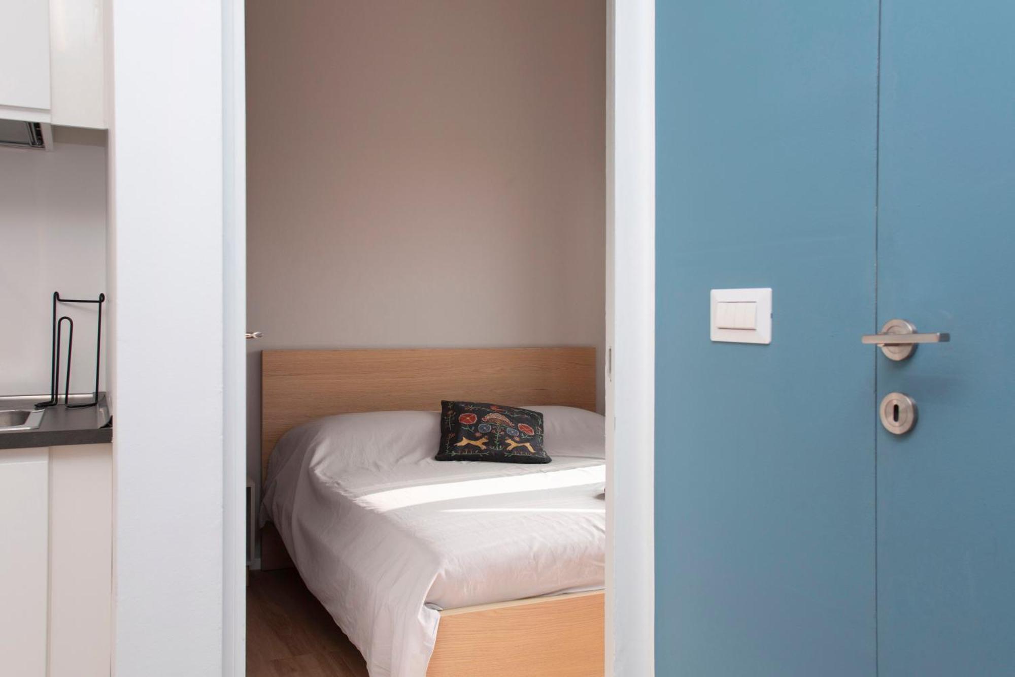 Apartment Gambara Urban Flat - Stylish And Next To Metro *