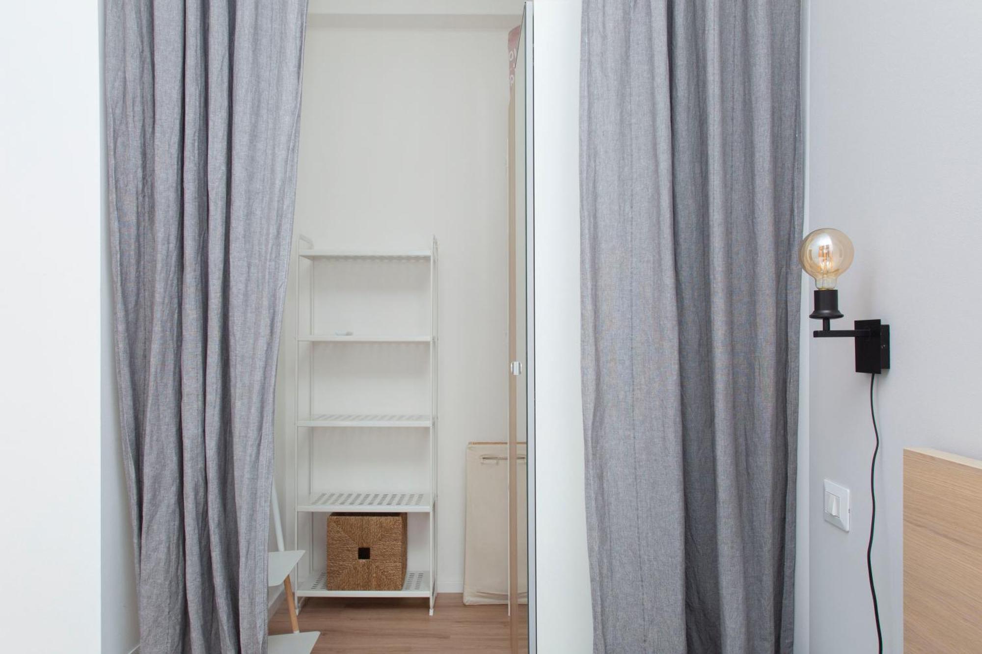 Gambara Urban Flat - Stylish And Next To Metro Apartment *