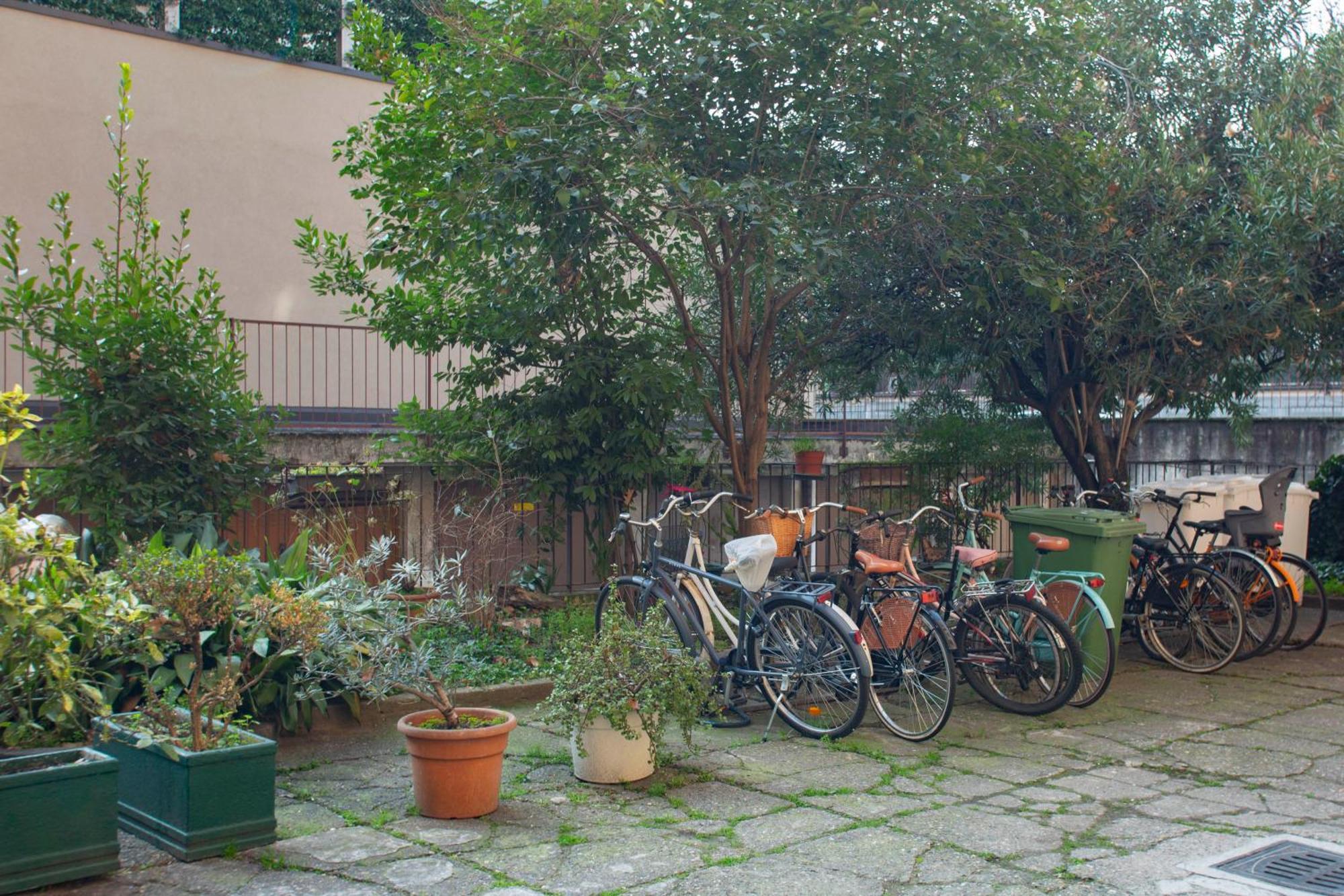 Gambara Urban Flat - Stylish And Next To Metro Apartamento
