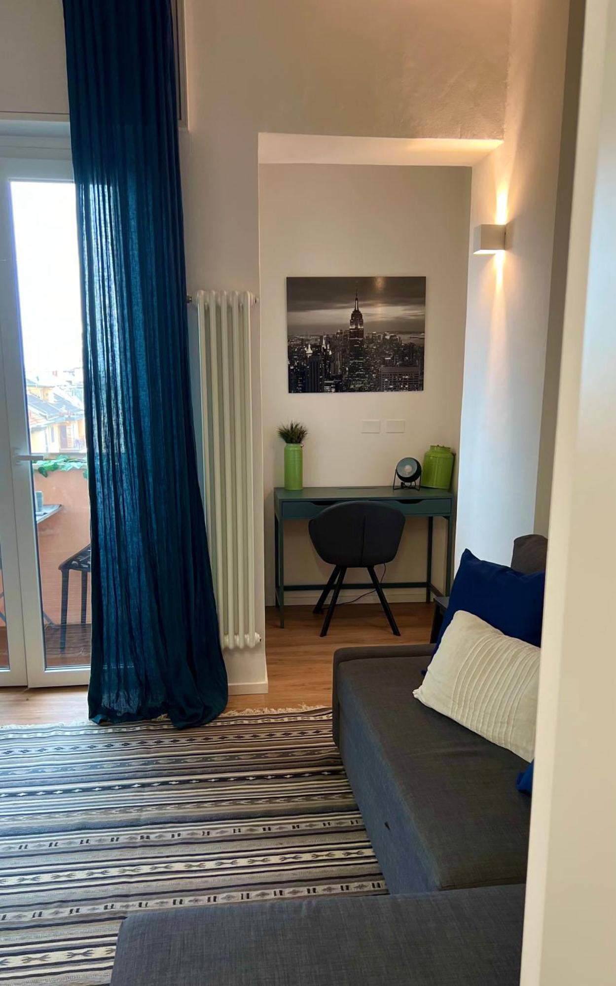 Gambara Urban Flat - Stylish And Next To Metro Apartment *