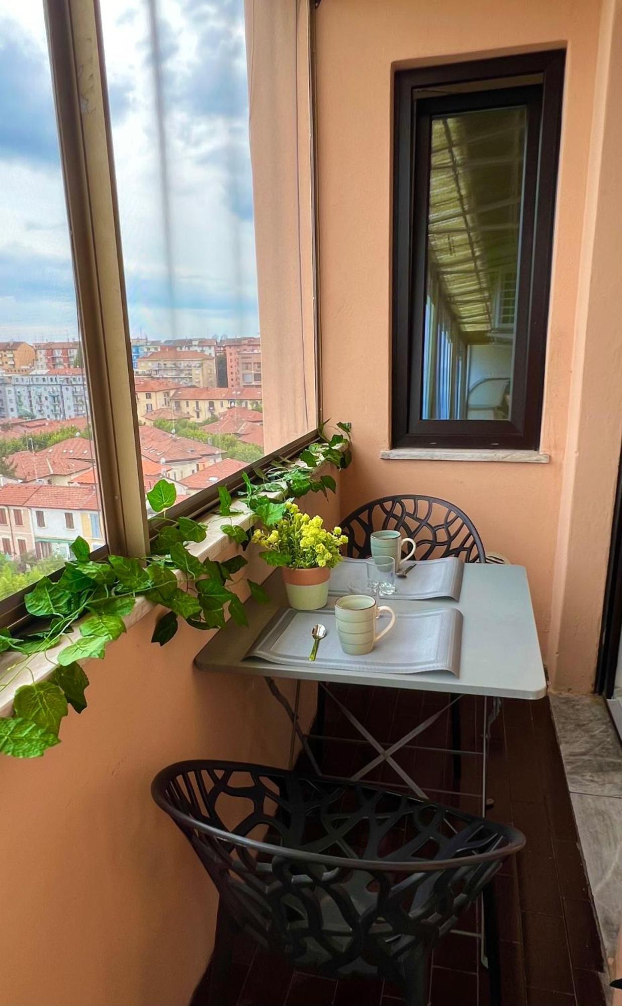 Apartment Gambara Urban Flat - Stylish And Next To Metro