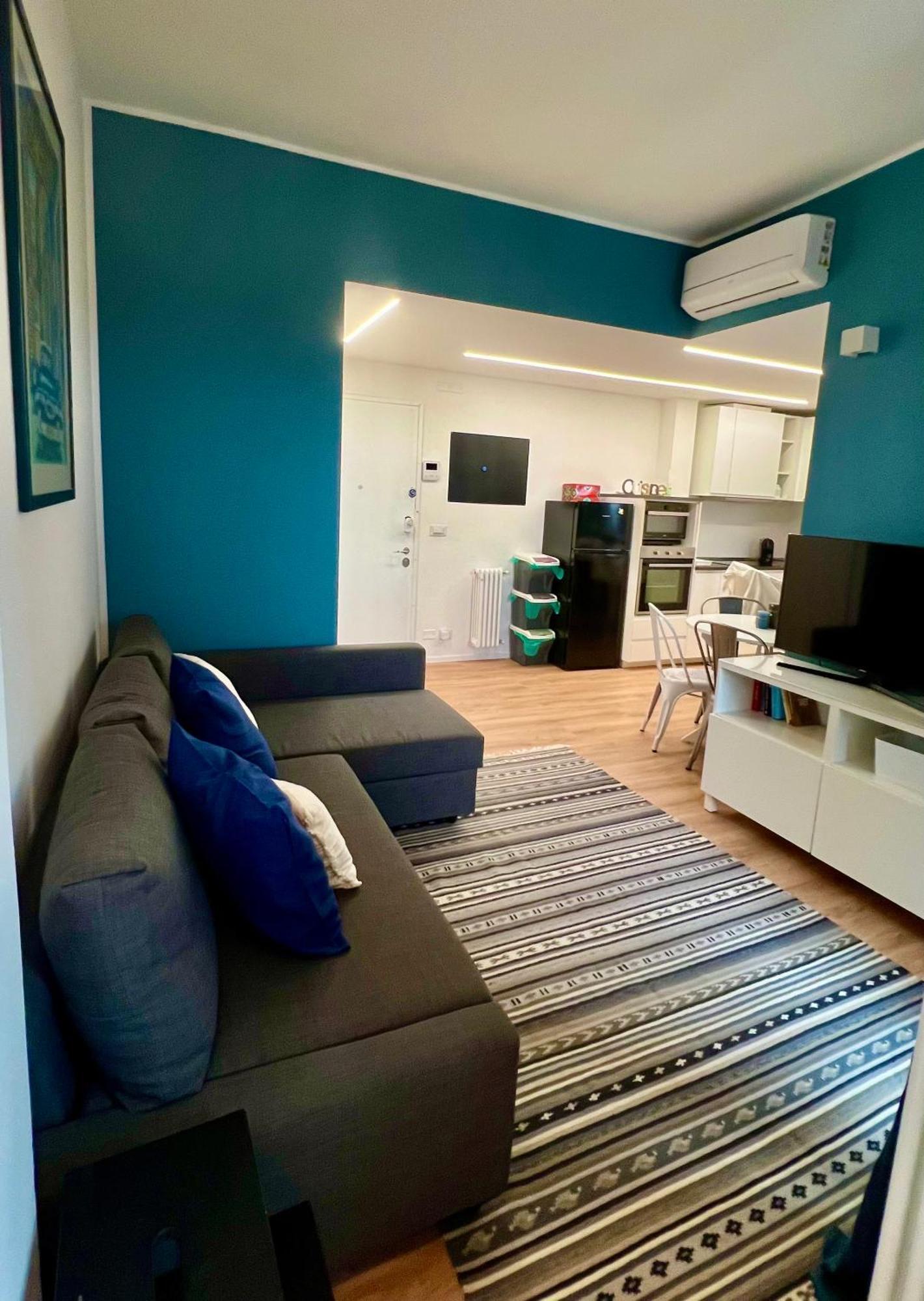 Gambara Urban Flat - Stylish And Next To Metro *